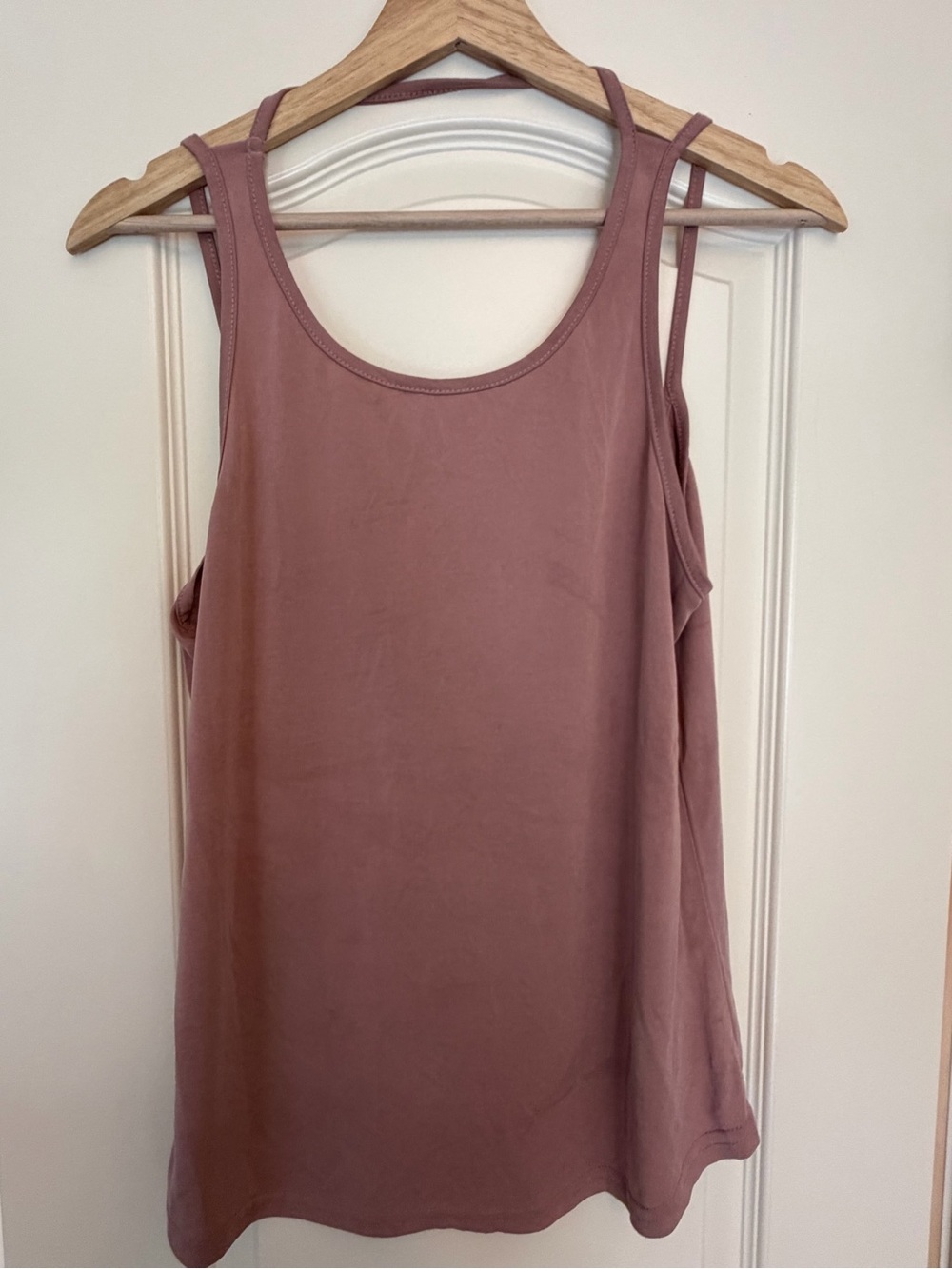 Women’s Scoop Neck Tank Top in Mauve